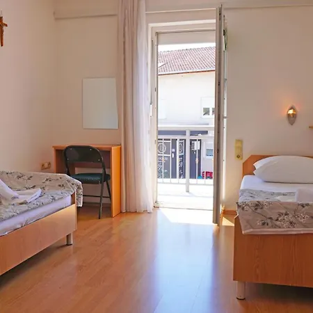 招待所 Pansion Viola 3*