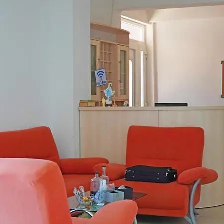 招待所 Pansion Viola 3*